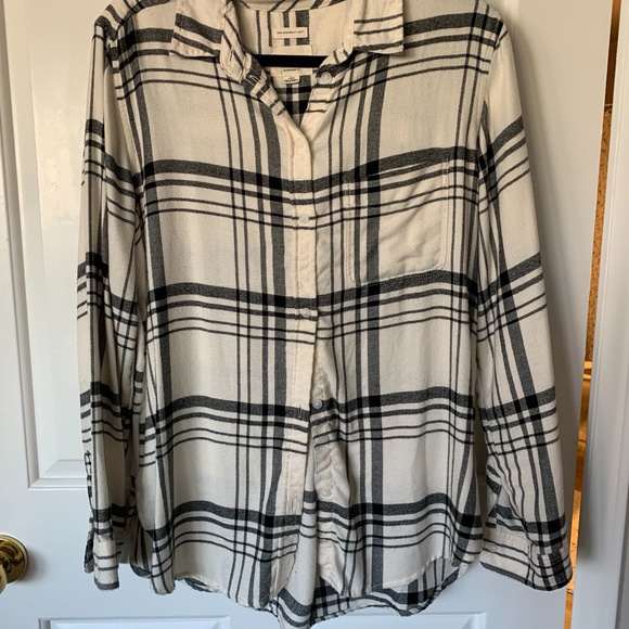 White and Black American Eagle Button Down Flannel - Picture 1 of 3